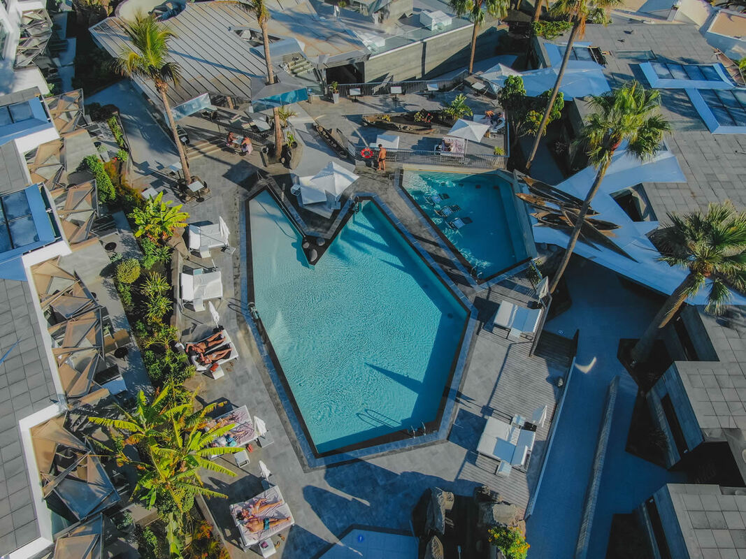 Looking down on the pool area at La Isla Y El Mar